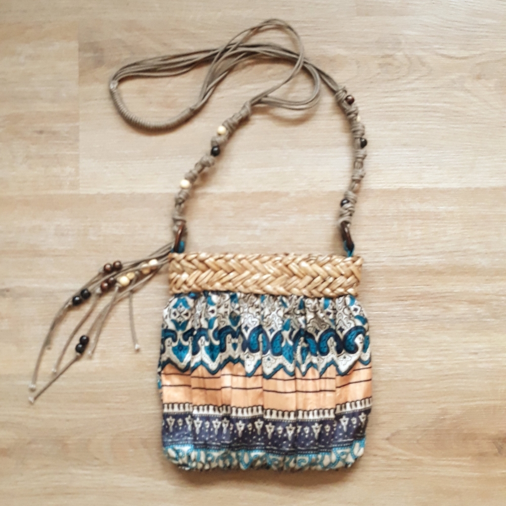 Sun 'N' Sand Boho Multicolor Straw Top Crossbody Bag - Picture 10 of 11
